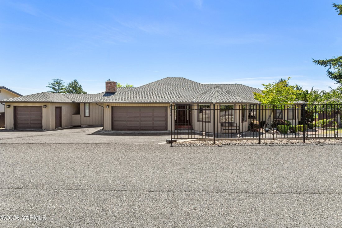 House in Yakima, Washington, United States 1 - 18230238