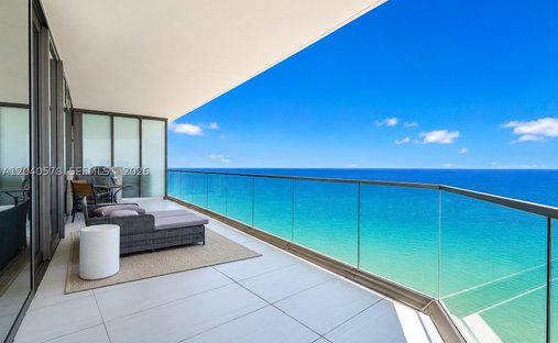 Condo in Sunny Isles Beach, Florida, United States 1