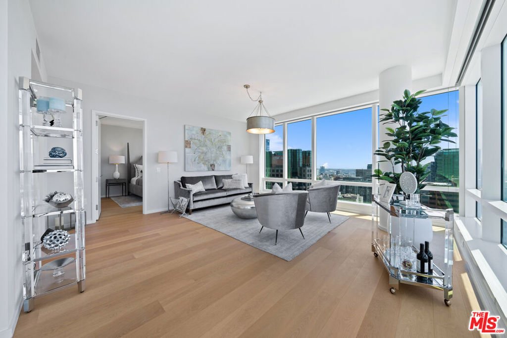 Condo in Los Angeles, California, United States 2 - 18225164