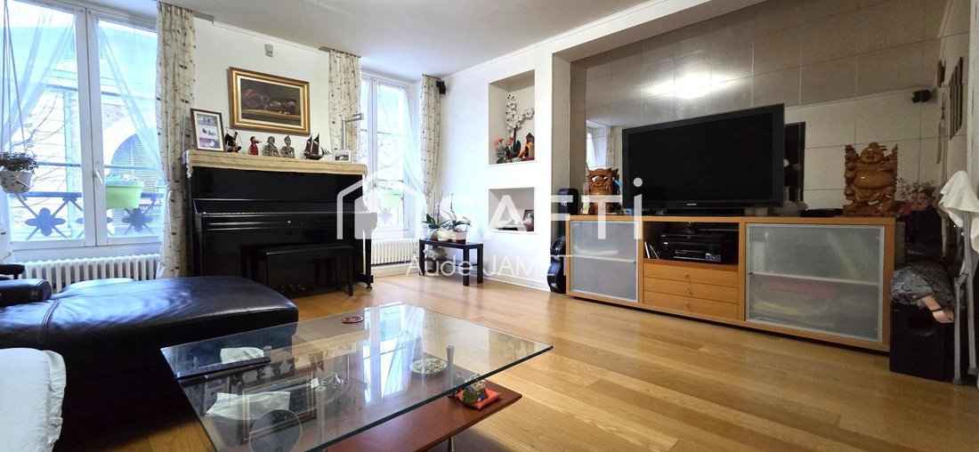 Apartment in Domaine National du Château, Versailles, France 1 - 17655042
