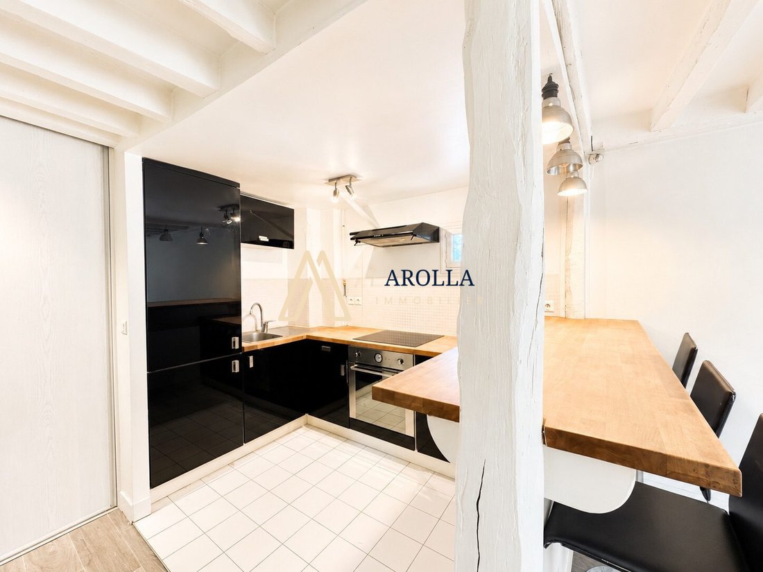 Apartment in Lorette-Martyrs, Paris 9e Arrondissement, Paris 4 - 18229150