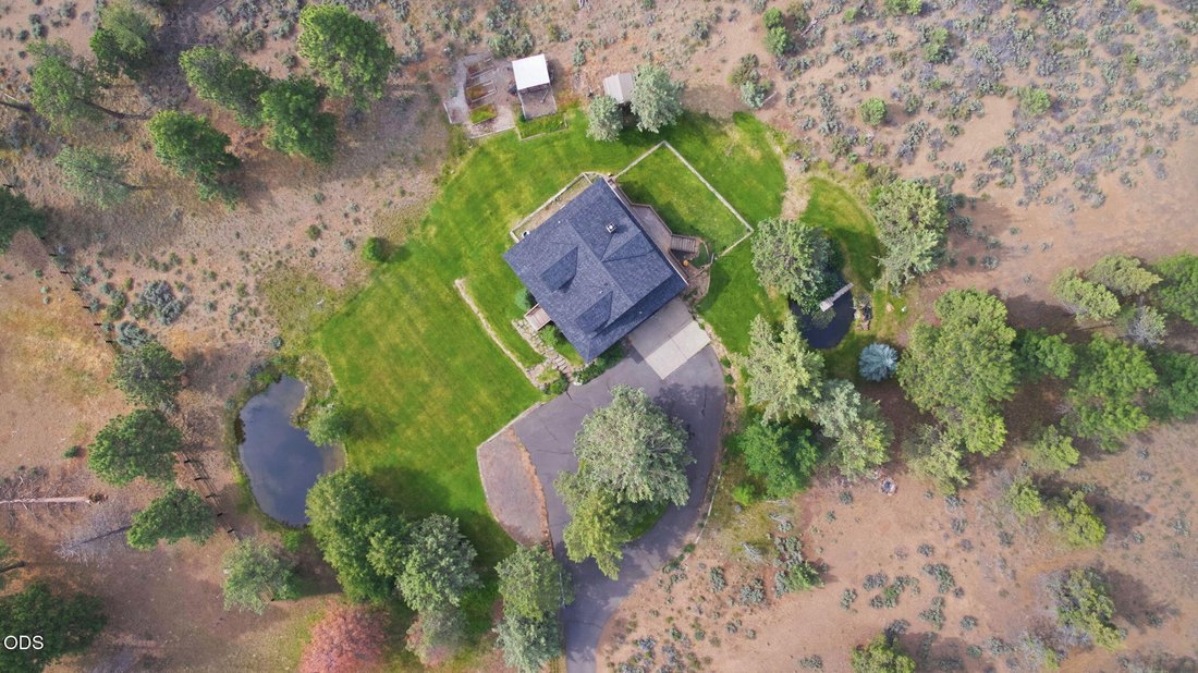 House in Sisters, Oregon, United States 3 - 18226052