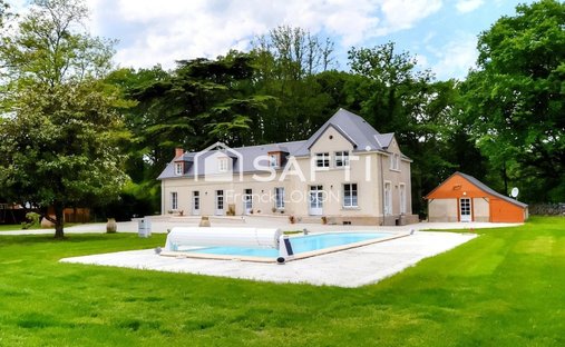 House in Souvigné, Centre-Val de Loire, France 1