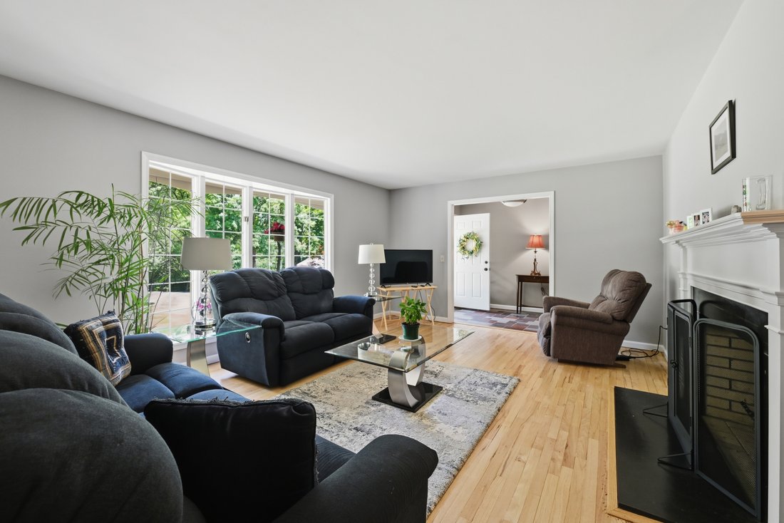 House in Danbury, Connecticut, United States 4 - 18224351