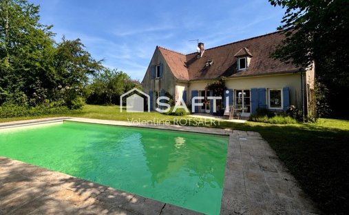 House in Pierrefonds, Hauts-de-France, France 1