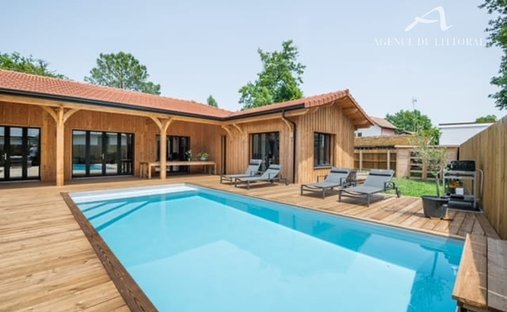 Villa in Ares, Nouvelle-Aquitaine, France 1