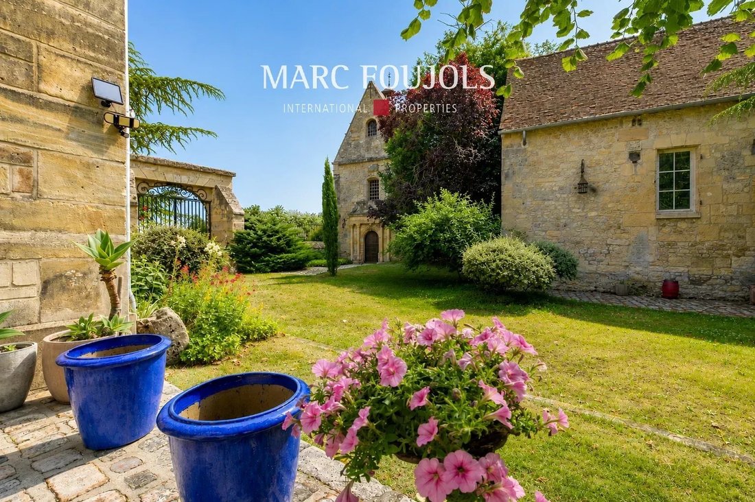 Estate in Chaumont-en-Vexin, Hauts-de-France, France 3 - 17139722