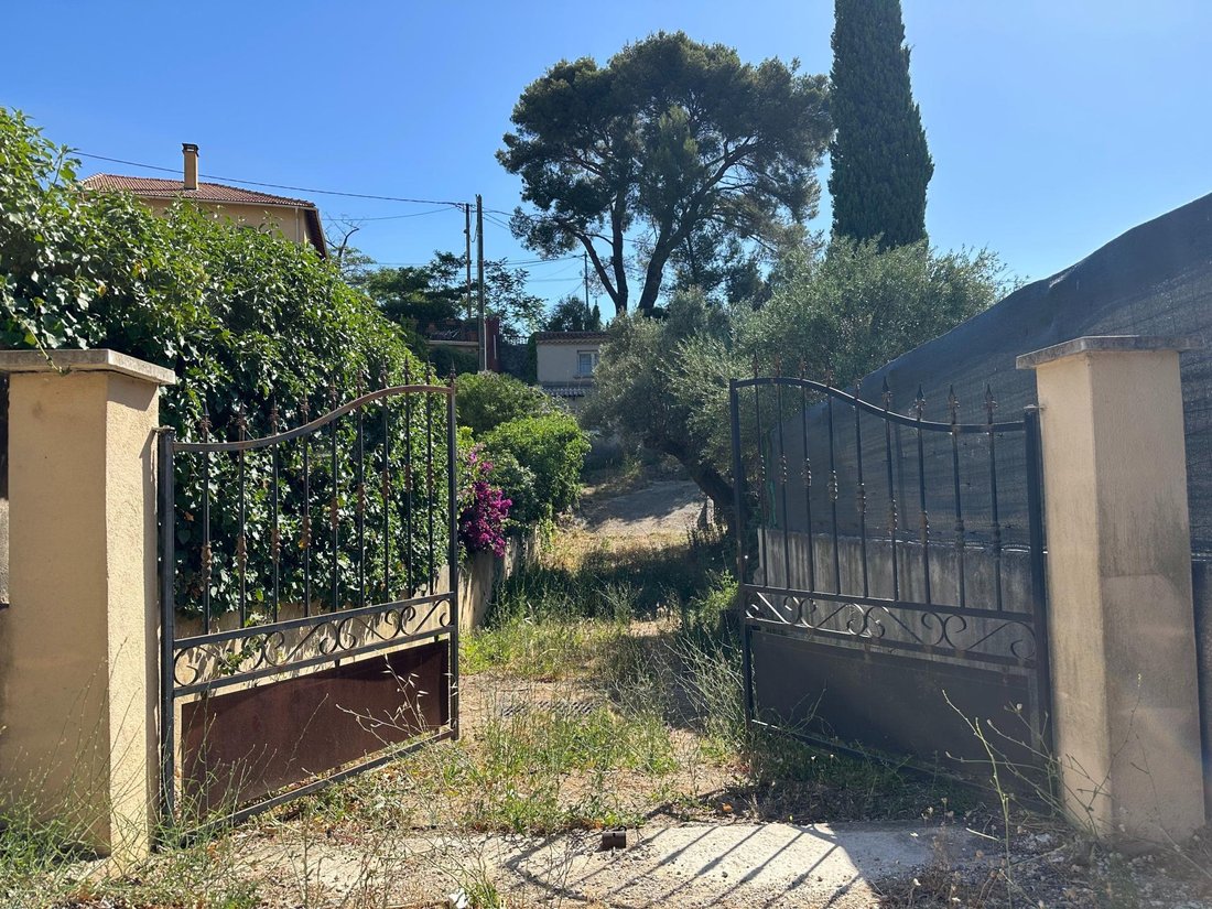 House in Le Revest-les-Eaux, Provence-Alpes-Côte d'Azur, France 1 - 18233355