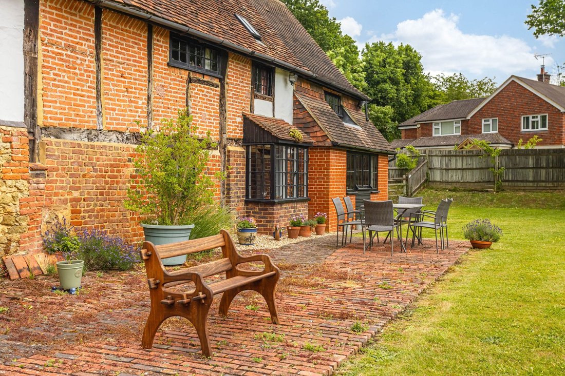 House in Hurst Green, Oxted, England 2 - 18224178