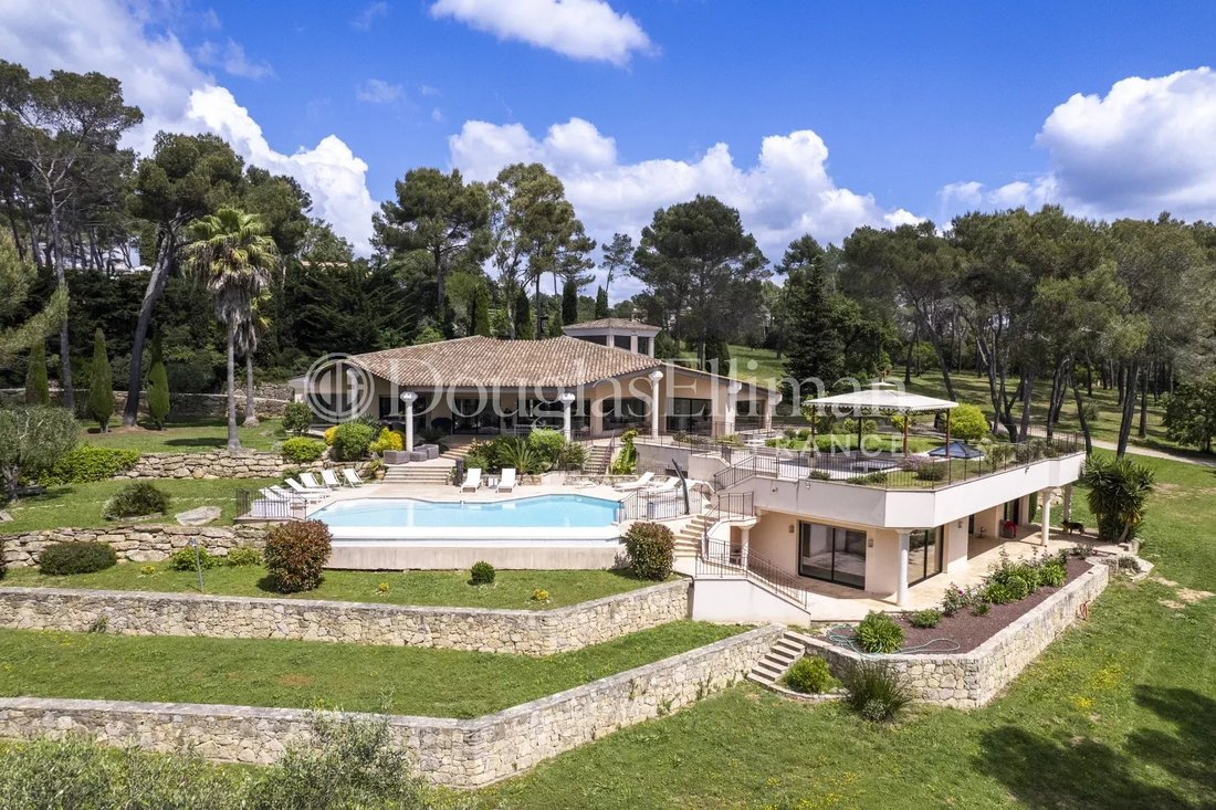 Villa in Mougins, Provence-Alpes-Côte d'Azur, France 2 - 17797383