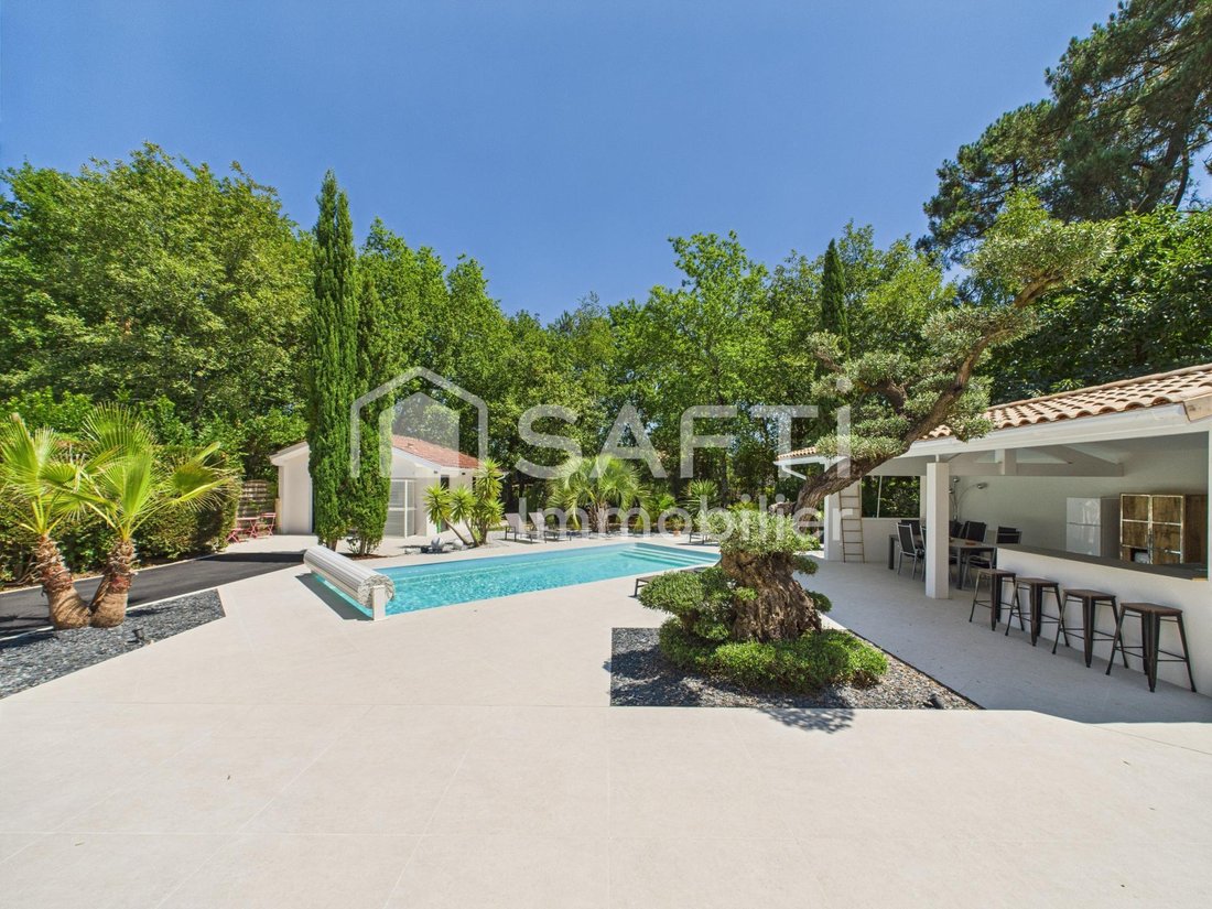 House in Saint-Medard-en-Jalles, Nouvelle-Aquitaine, France 5 - 18233372