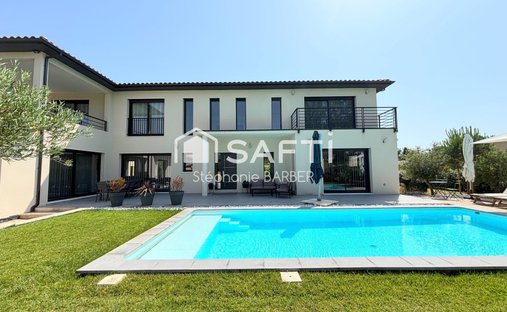 House in Perigord, Le Pontet, France 1