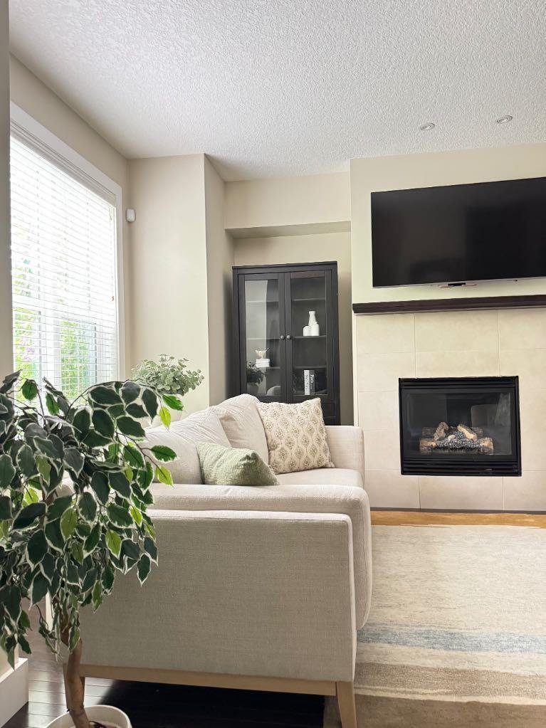 House in Calgary, Alberta, Canada 4 - 18230586