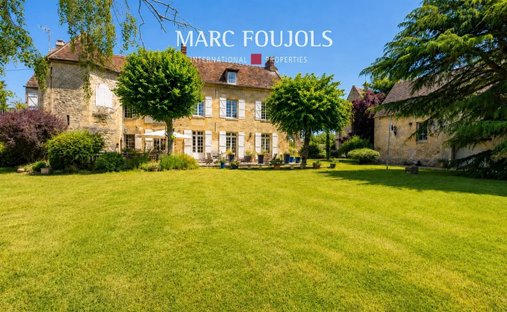 Estate in Chaumont-en-Vexin, Hauts-de-France, France 1