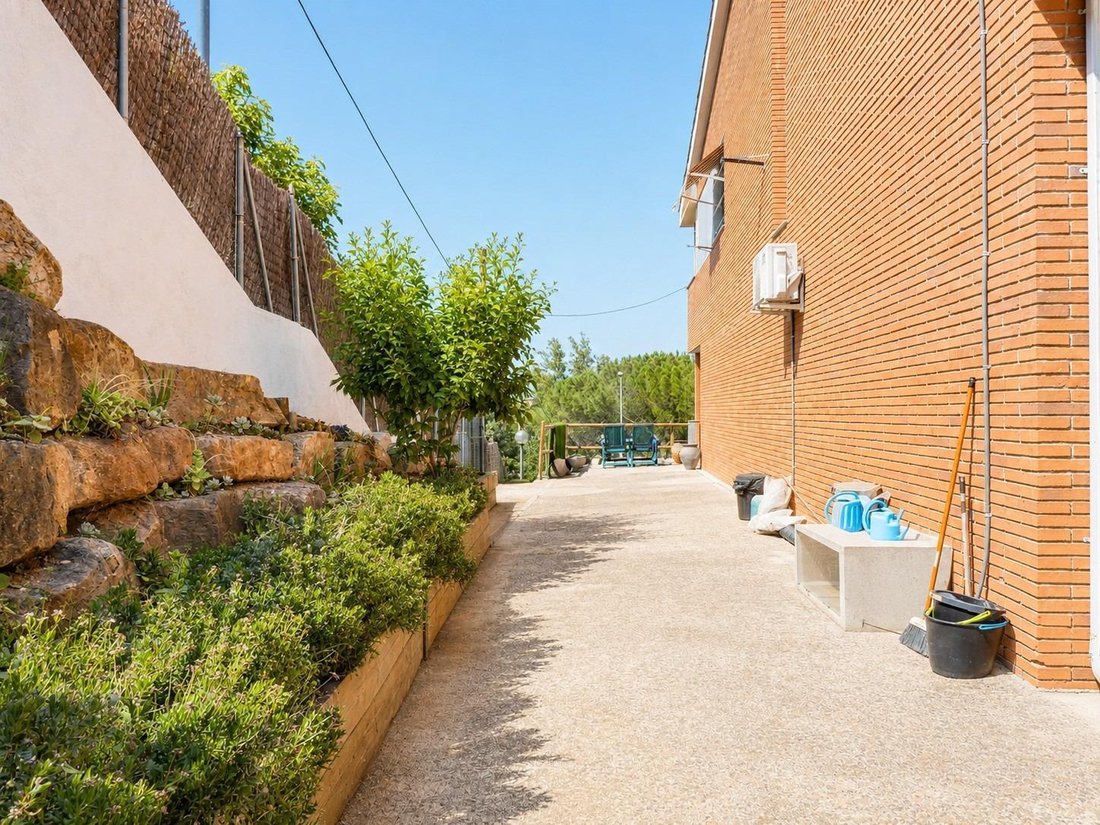 House in Montornes del Valles, Catalonia, Spain 2 - 18229953