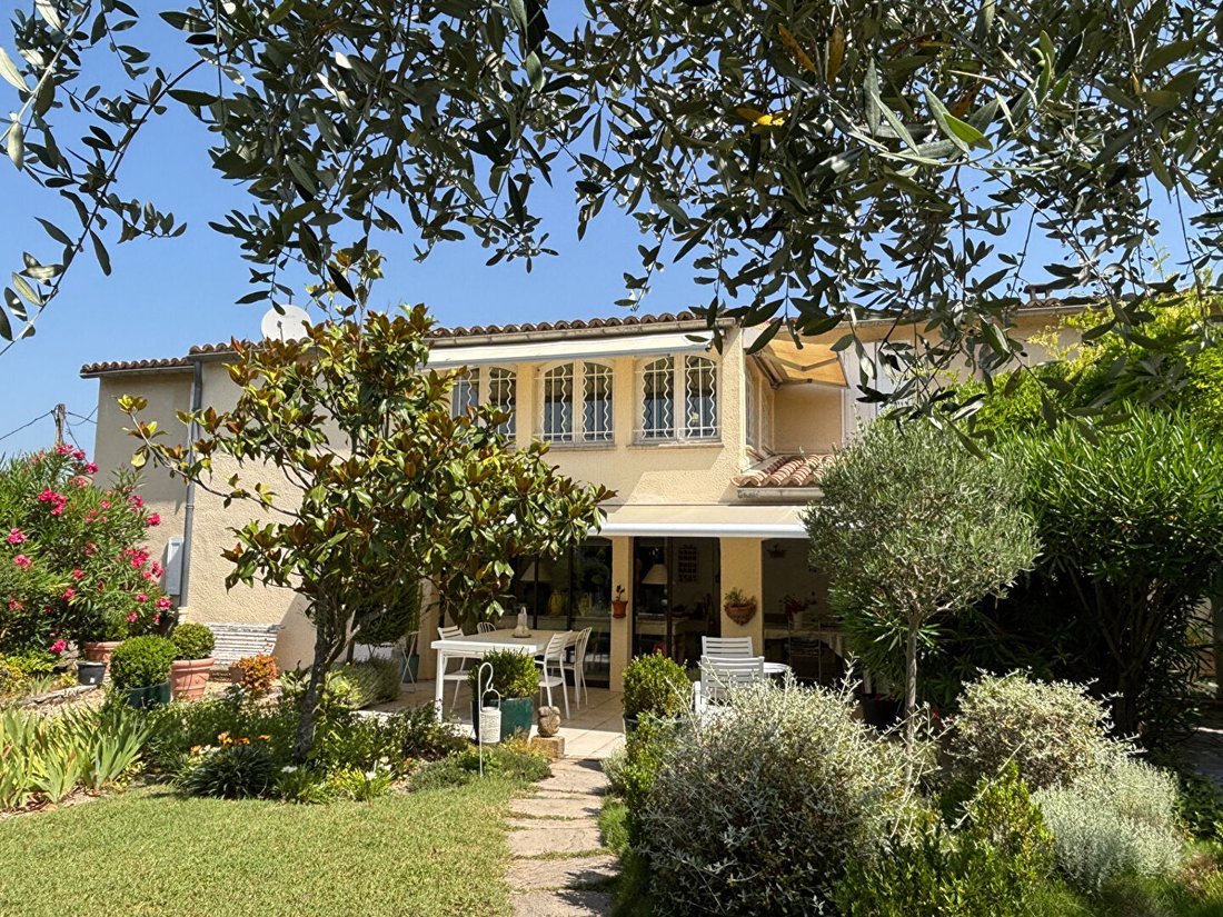 Villa in Uzès, Occitania, France 1 - 18232827