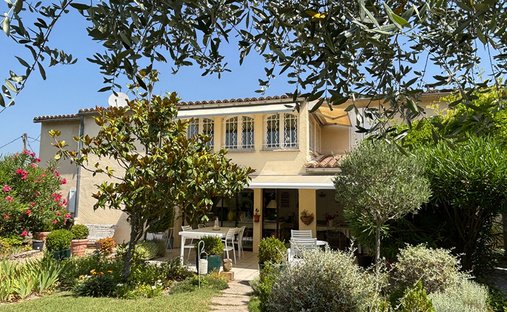 Villa in Uzès, Occitania, France 1