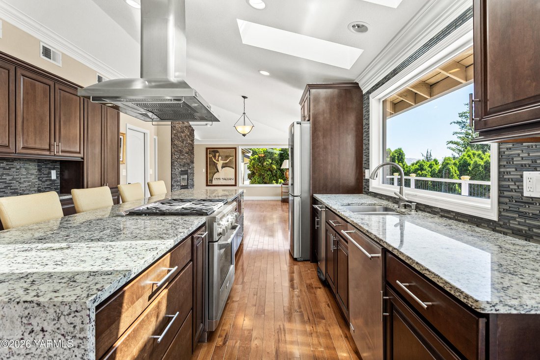 House in Yakima, Washington, United States 3 - 18230238