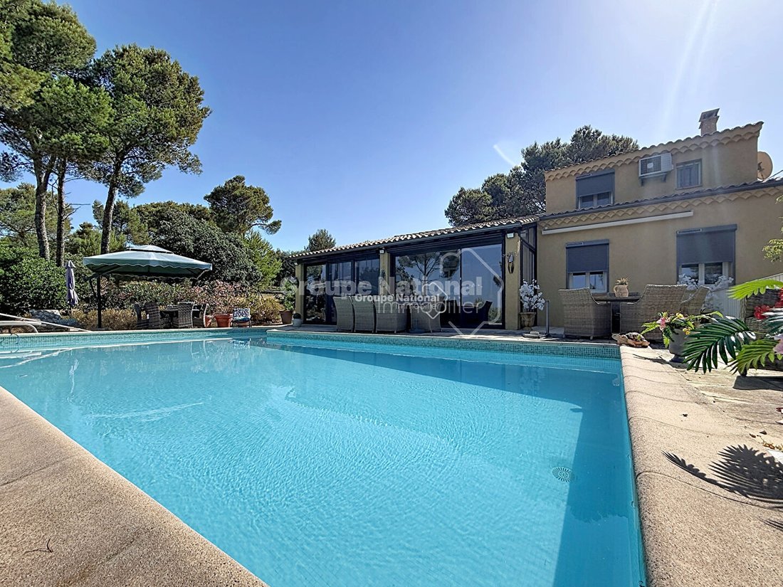 Villa in Taillades, Provence-Alpes-Côte d'Azur, France 1 - 18227901
