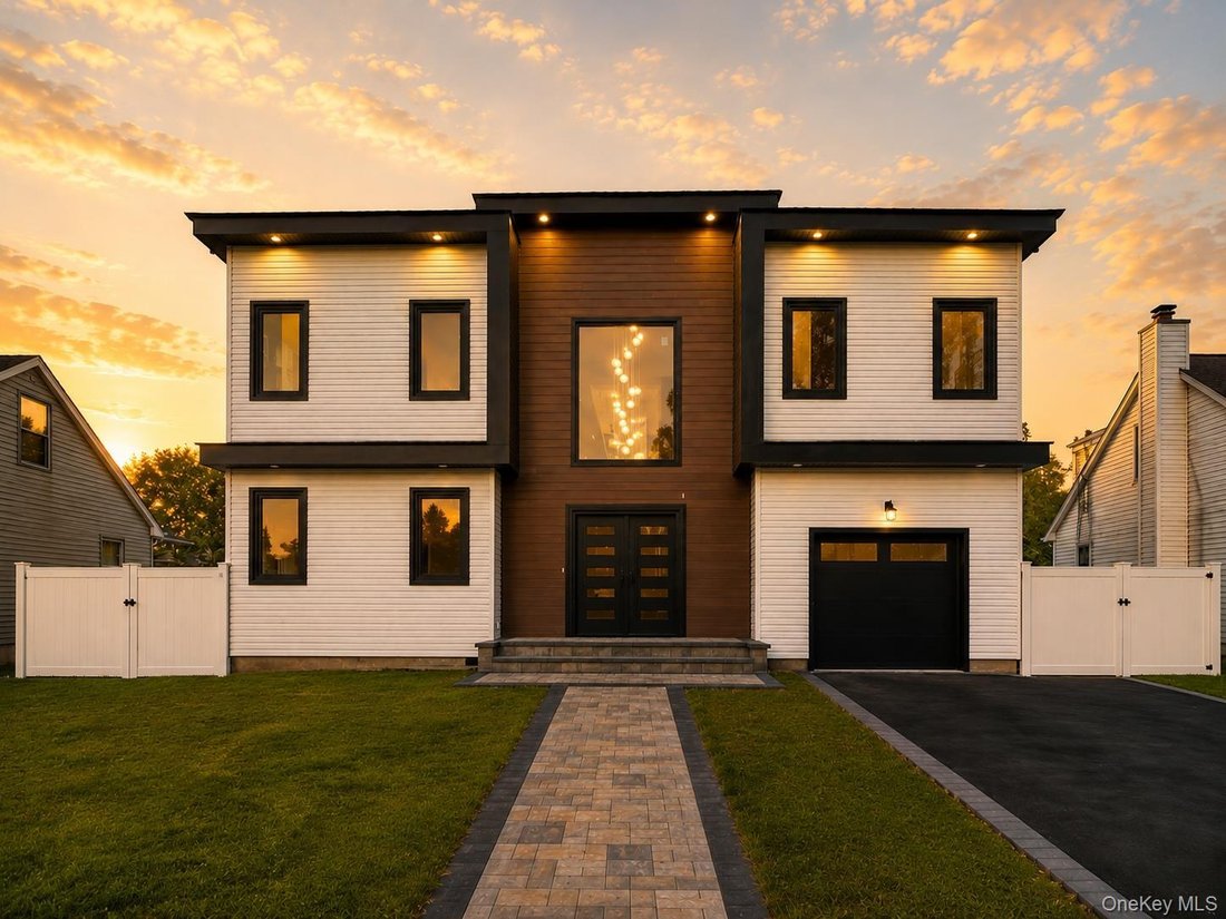 House in Levittown, New York, United States 1 - 18229591