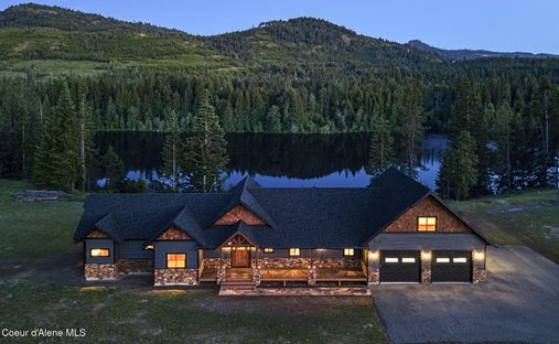House in Sagle, Idaho, United States 1