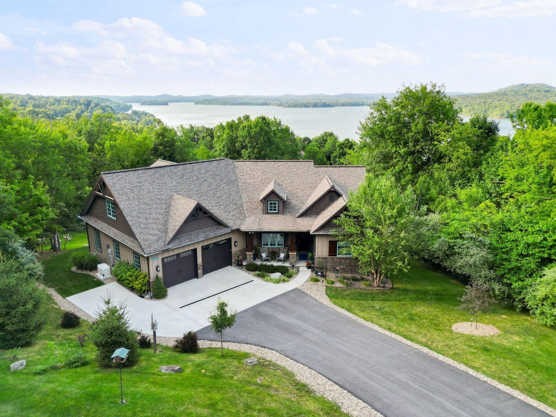 House in Senecaville, Ohio, United States 1 - 18231015