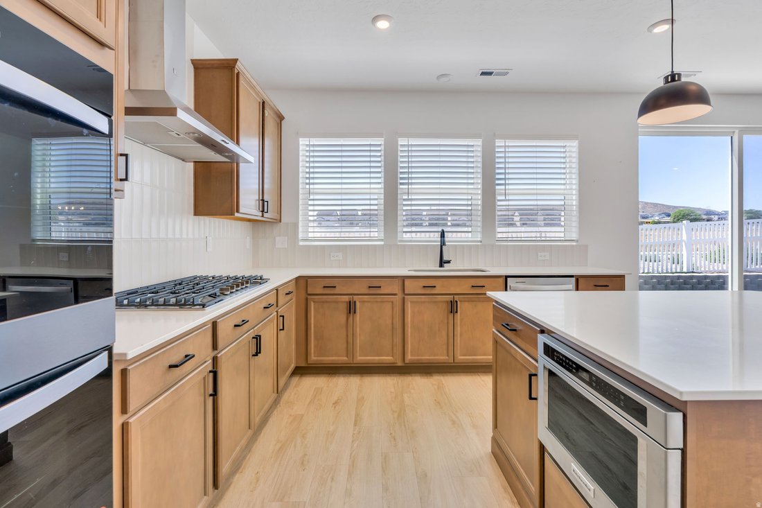House in Saratoga Springs, Utah, United States 5 - 18233658