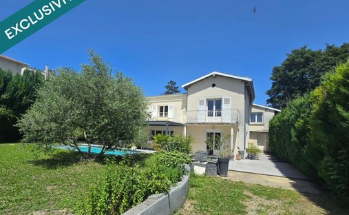 House in Les-Collines, Vienne, France 1