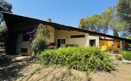 Villa in Le Dramont-Agay-Anthéor-Le Trayas, Saint-Raphaël, France 1
