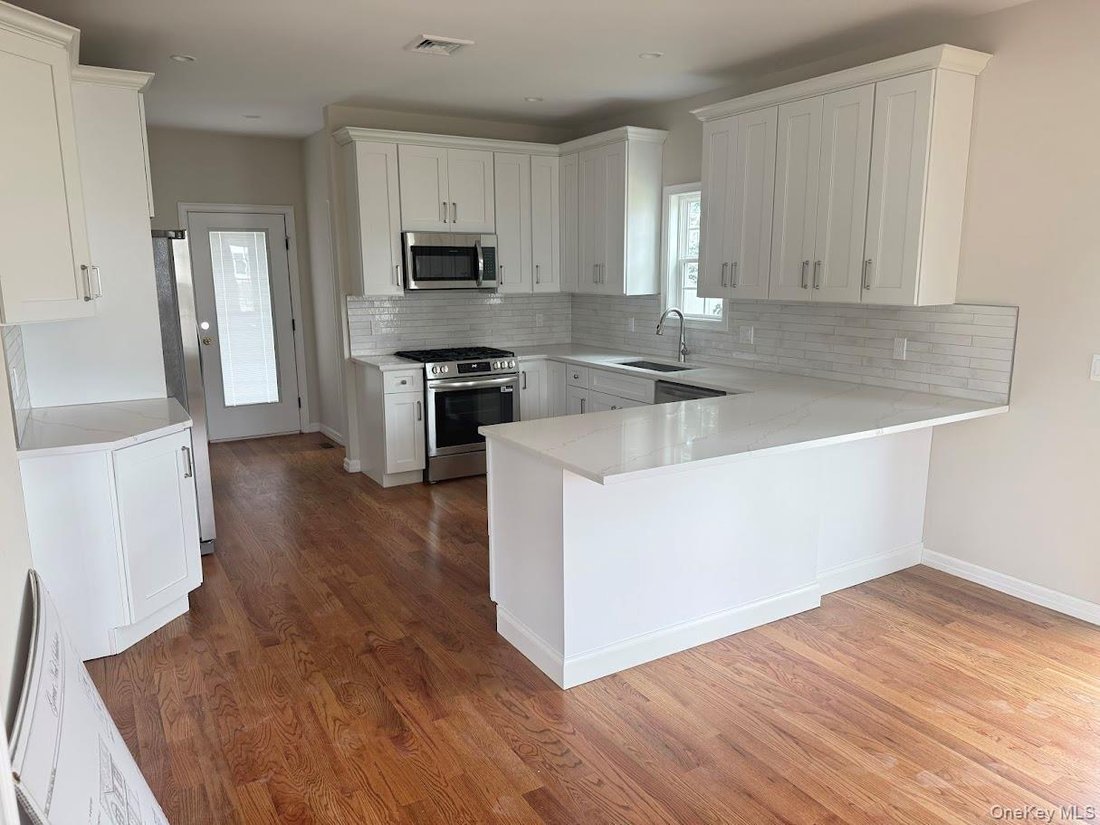 House in East Northport, New York, United States 5 - 18224699