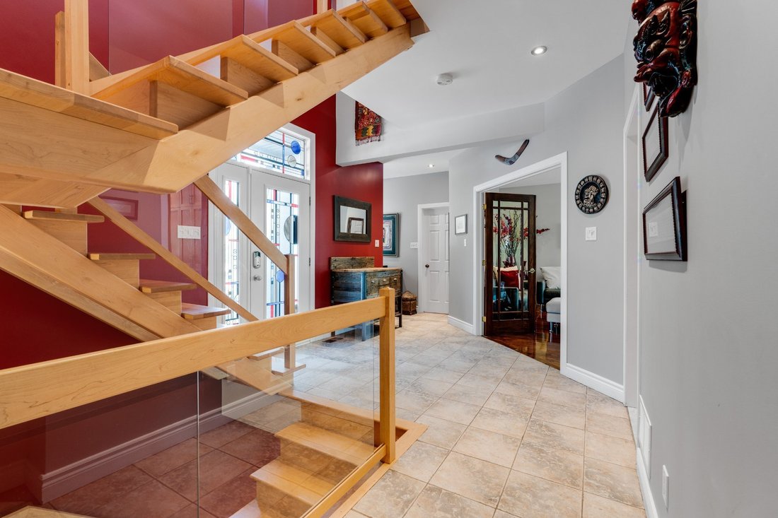 House in Gatineau, Quebec, Canada 2 - 18223822
