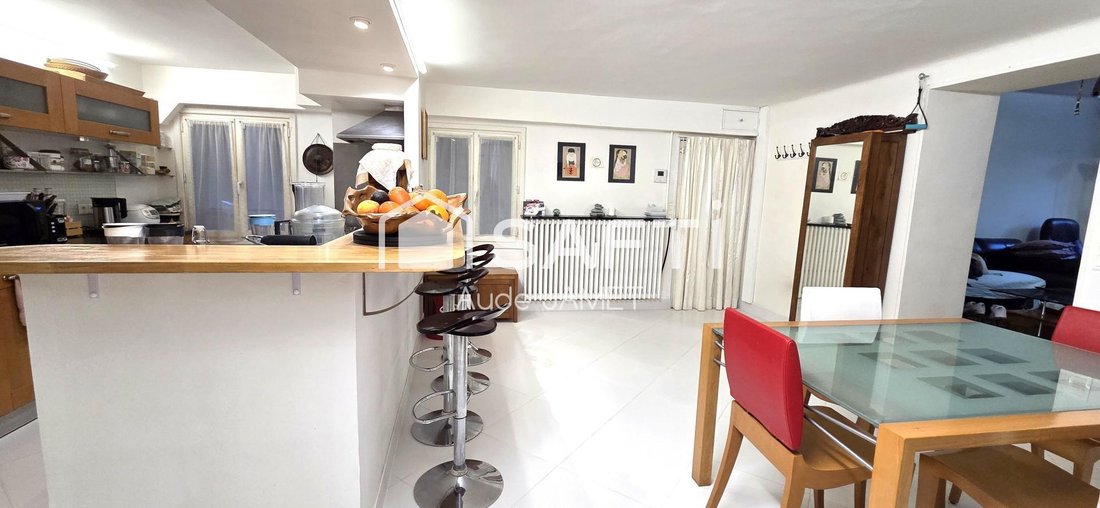 Apartment in Domaine National du Château, Versailles, France 5 - 17655042