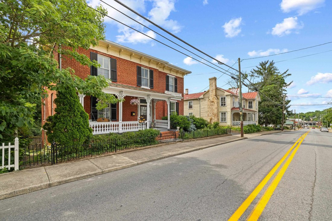 House in Staunton, Virginia, United States 4 - 18233609