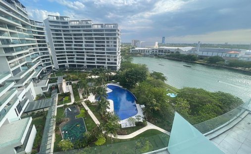 A closer look at Penthouse Apartment With Big Winter View