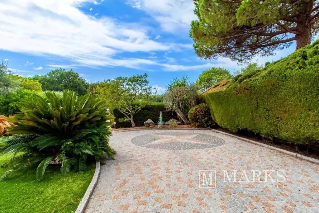 Villa in Villefranche-sur-Mer, Provence-Alpes-Côte d'Azur, France 4 - 17573356