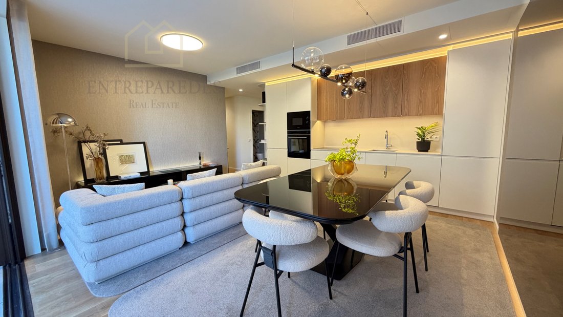 Apartment in Santa Marinha e Sao Pedro da Afurada, Porto District, Portugal 1 - 16472741