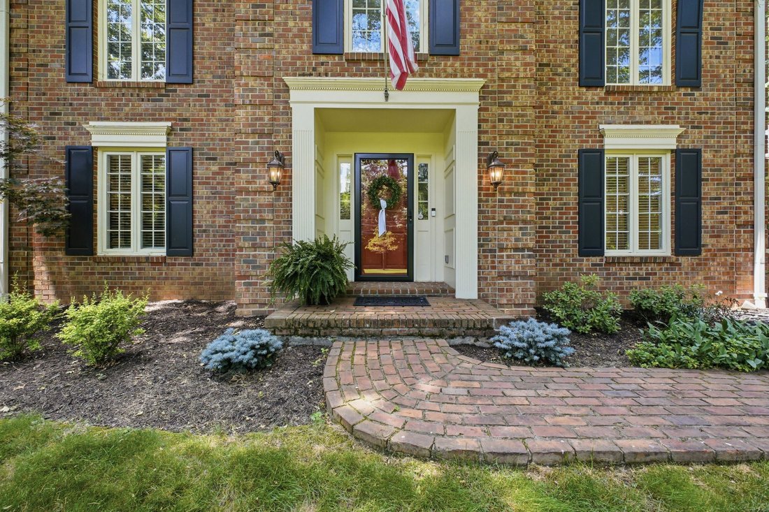 House in Watterson Park, Kentucky, United States 3 - 18224474