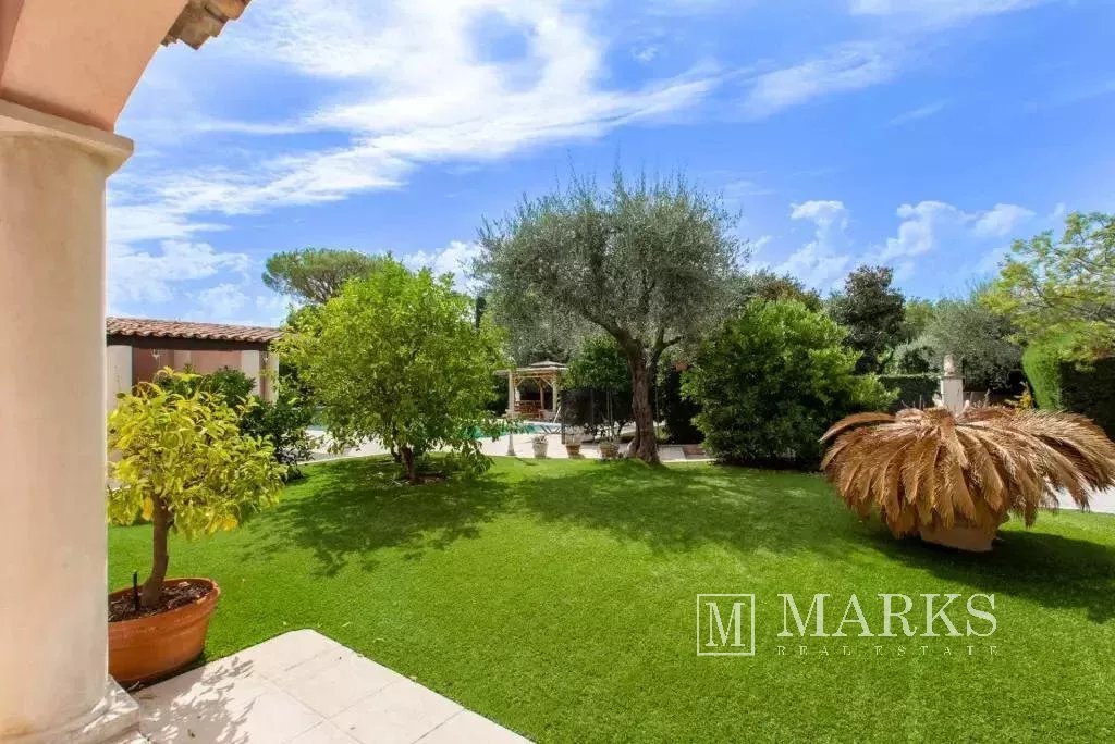 Villa in Villefranche-sur-Mer, Provence-Alpes-Côte d'Azur, France 5 - 17573356