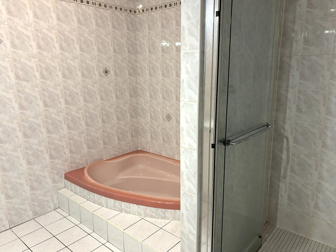 Sud Ouest, Saint-Jean-Bonnefonds, France 5 - 18224391