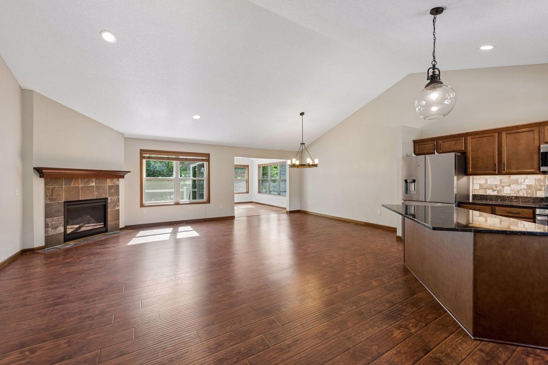 Townhouse in Blaine, Minnesota, United States 4 - 18223824