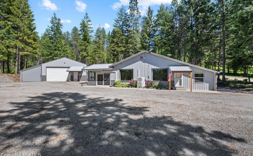 House in Cocolalla, Idaho, United States 1