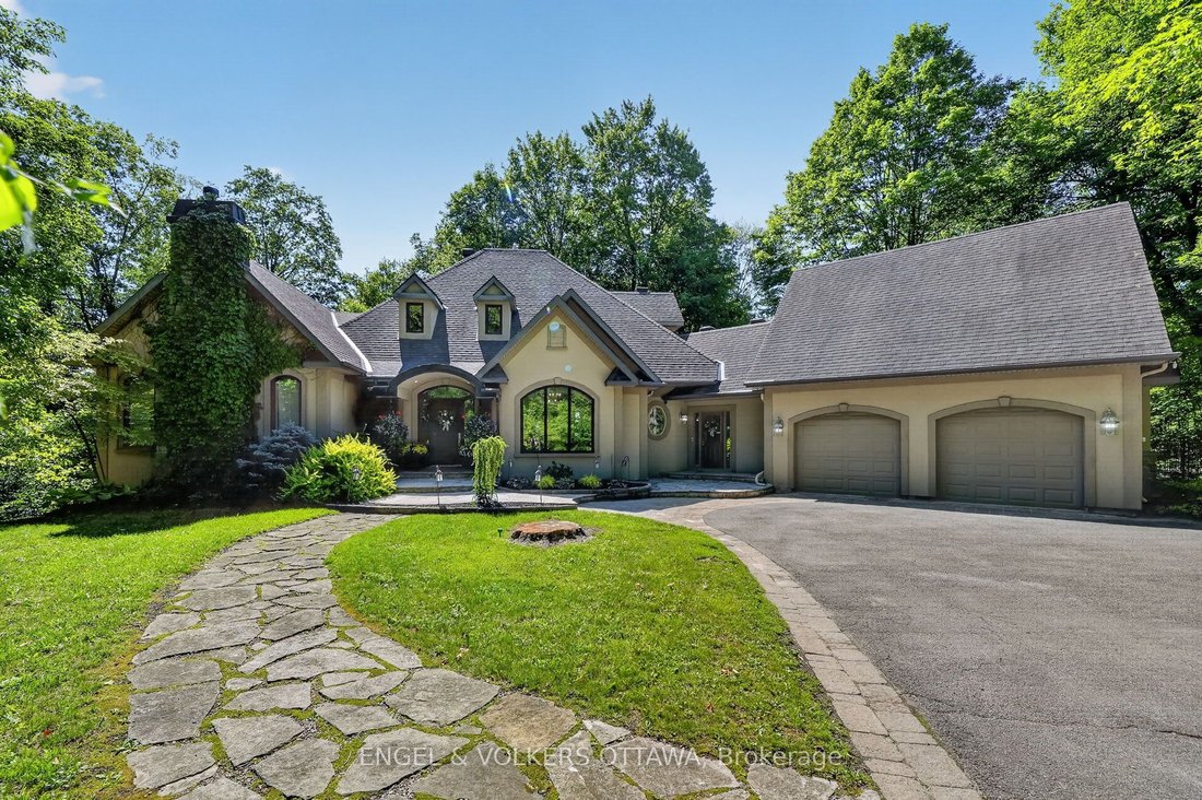 House in Ottawa, Ontario, Canada 1 - 18107331