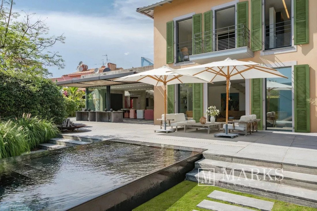 Villa in Saint-Jean-Cap-Ferrat, Provence-Alpes-Côte d'Azur, France 4 - 16021541
