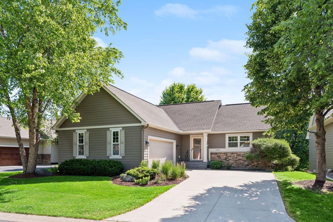 Townhouse in Blaine, Minnesota, United States 1 - 18223824