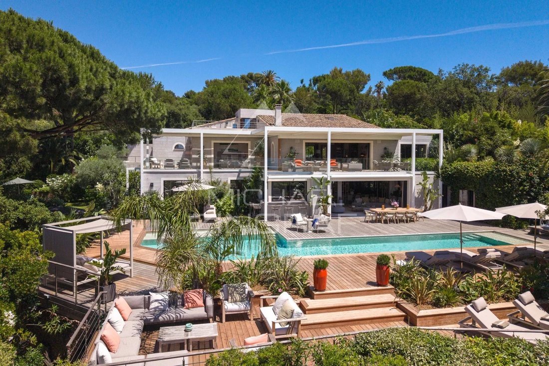 Villa in Ramatuelle, Provence-Alpes-Côte d'Azur, France 1 - 15715463