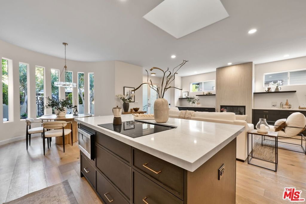 House in Los Angeles, California, United States 3 - 18225136
