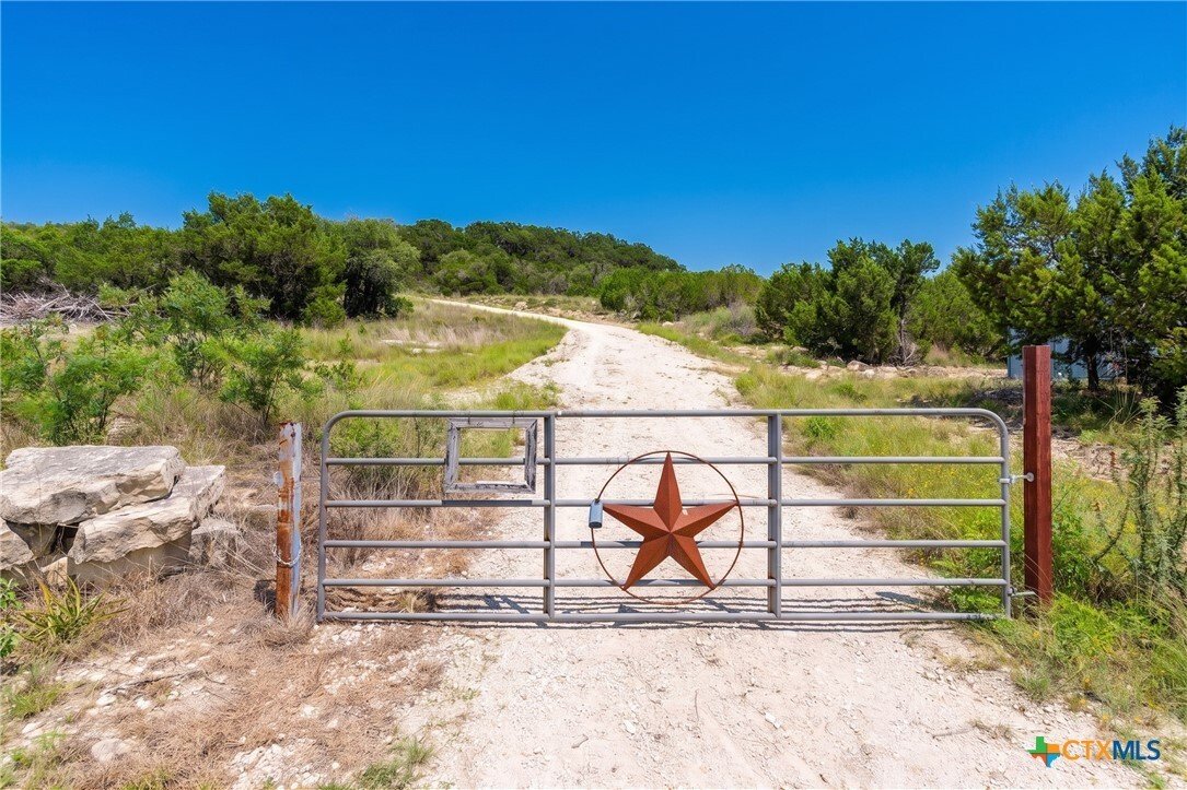 Farm Ranch in Jonestown, Texas, United States 4 - 18223612