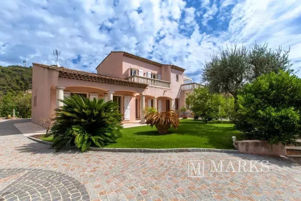 Villa in Villefranche-sur-Mer, Provence-Alpes-Côte d'Azur, France 1 - 17573356