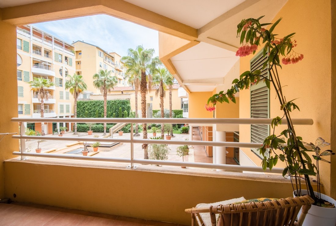Apartment in Le Port, Nice, France 1 - 18224335