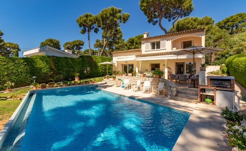 Villa in Antibes, Provence-Alpes-Côte d'Azur, France 1